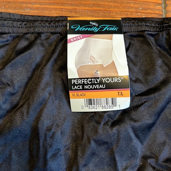 New black panties size large - Picture 2 of 3